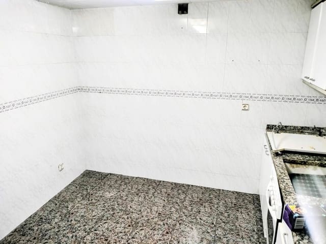 5 makuuhuone Huvila myytävänä paikassa Blanes - 309 000 € (Ref: 9595147)