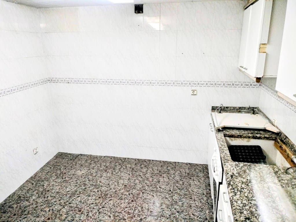 5 makuuhuone Huvila myytävänä paikassa Blanes - 309 000 € (Ref: 9595147)