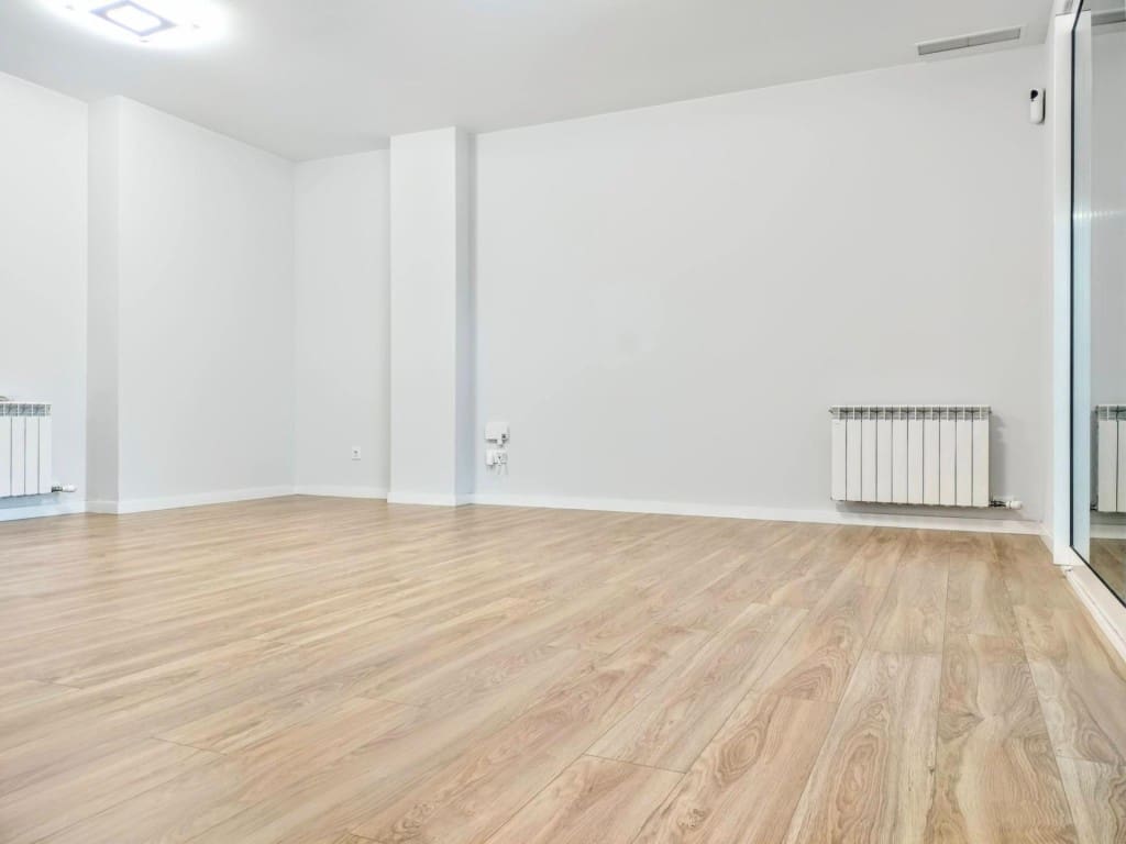 4 bedroom Apartment for rent in Mataro with pool - € 2,100 (Ref: 9595148)