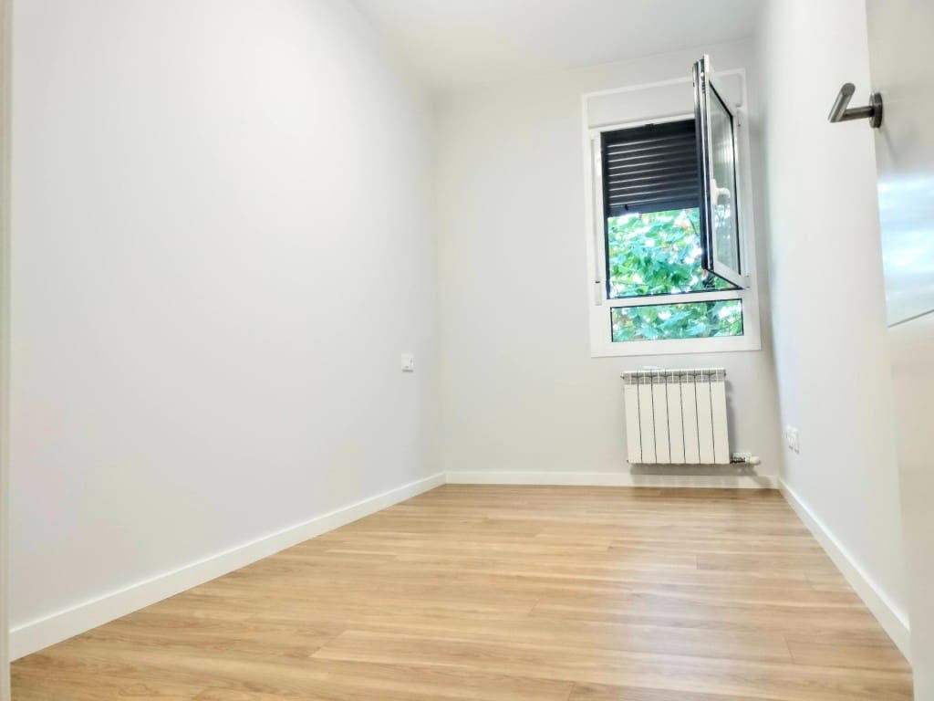 4 bedroom Apartment for rent in Mataro with pool - € 2,100 (Ref: 9595148)