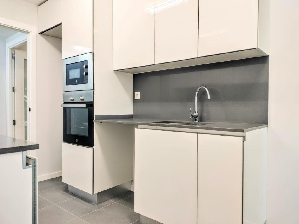 4 bedroom Apartment for rent in Mataro with pool - € 2,100 (Ref: 9595148)