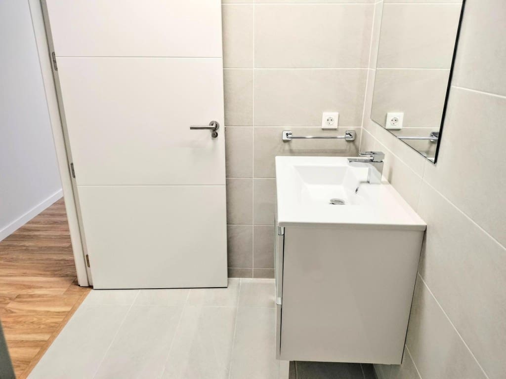 4 bedroom Apartment for rent in Mataro with pool - € 2,100 (Ref: 9595148)