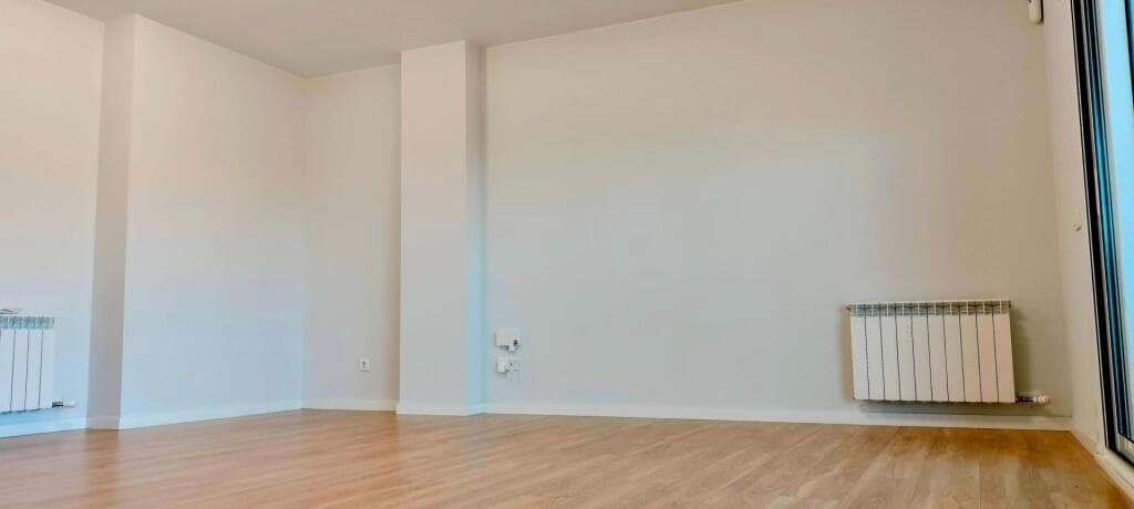 4 bedroom Apartment for rent in Mataro with pool - € 2,100 (Ref: 9595148)