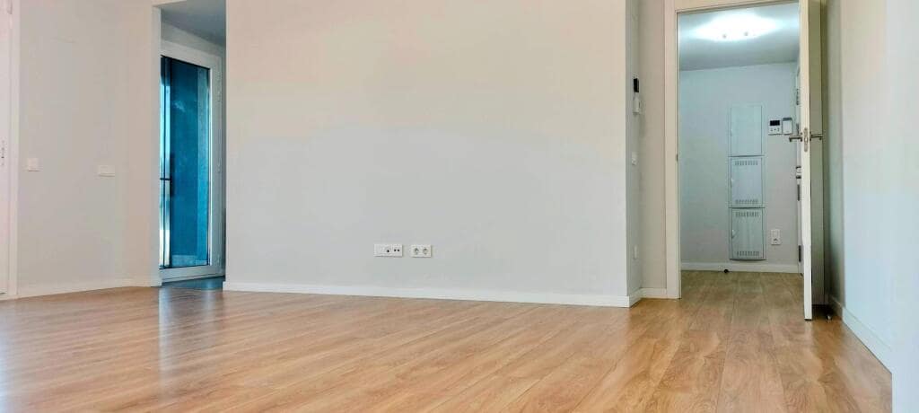 4 bedroom Apartment for rent in Mataro with pool - € 2,100 (Ref: 9595148)