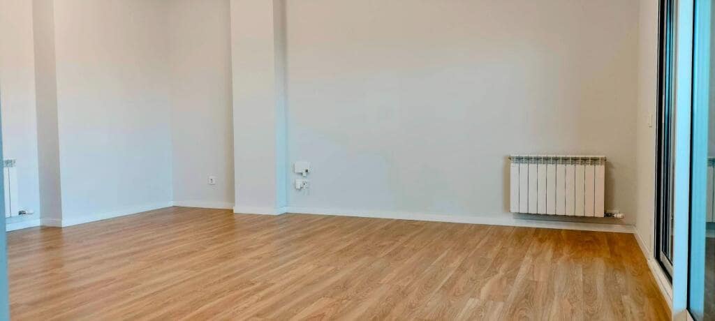 4 bedroom Apartment for rent in Mataro with pool - € 2,100 (Ref: 9595148)