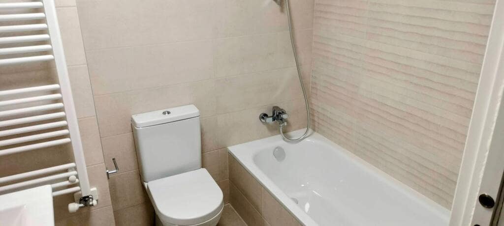 4 bedroom Apartment for rent in Mataro with pool - € 2,100 (Ref: 9595148)