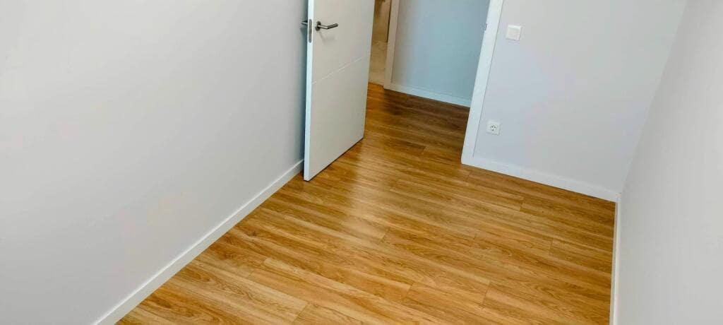 4 bedroom Apartment for rent in Mataro with pool - € 2,100 (Ref: 9595148)