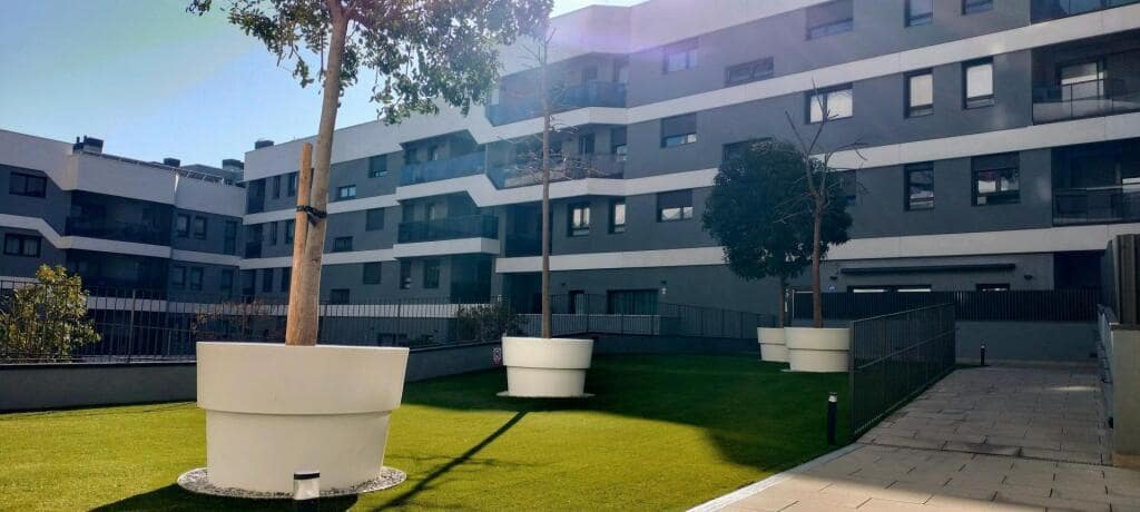 4 bedroom Apartment for rent in Mataro with pool - € 2,100 (Ref: 9595148)