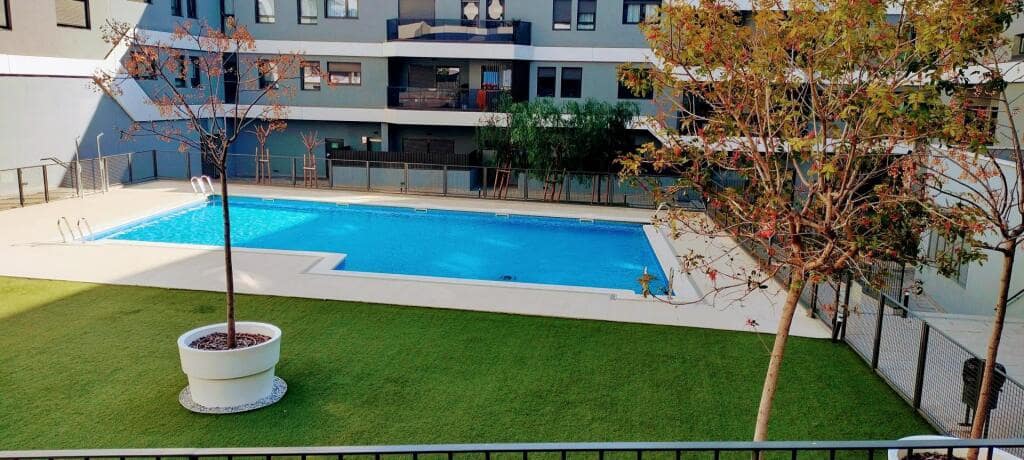4 bedroom Apartment for rent in Mataro with pool - € 2,100 (Ref: 9595148)
