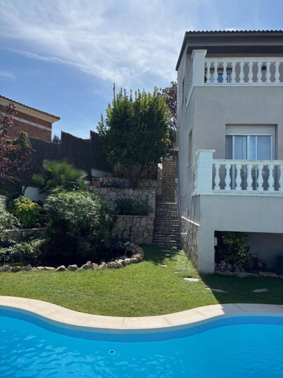 4 soveværelse Villa til salg i Calella med swimmingpool garage - € 659.000 (Ref: 9595150)