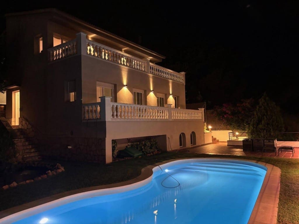 4 soveværelse Villa til salg i Calella med swimmingpool garage - € 659.000 (Ref: 9595150)