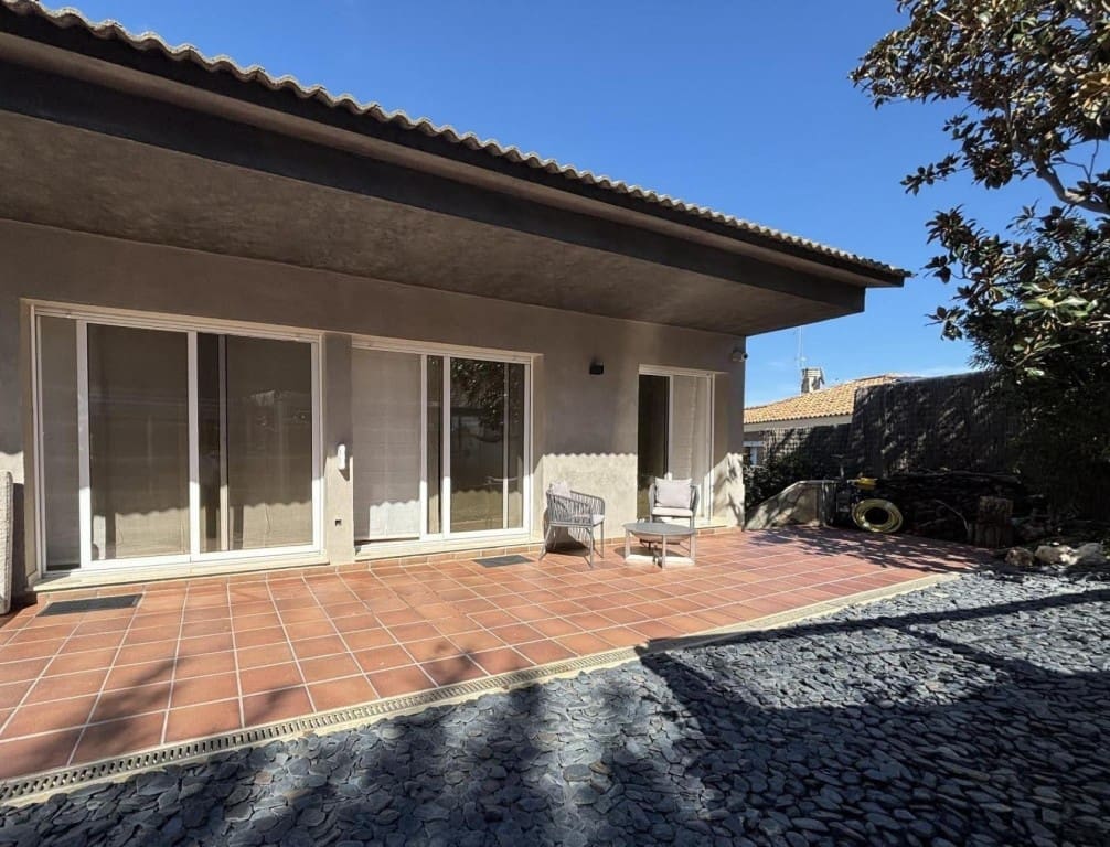4 soveværelse Villa til salg i Calella med swimmingpool garage - € 659.000 (Ref: 9595150)