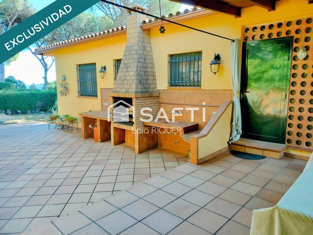 Chalet de 5 habitaciones en Sant Cebrià de Vallalta en venta con piscina - 673.000 € (Ref: 9595151)