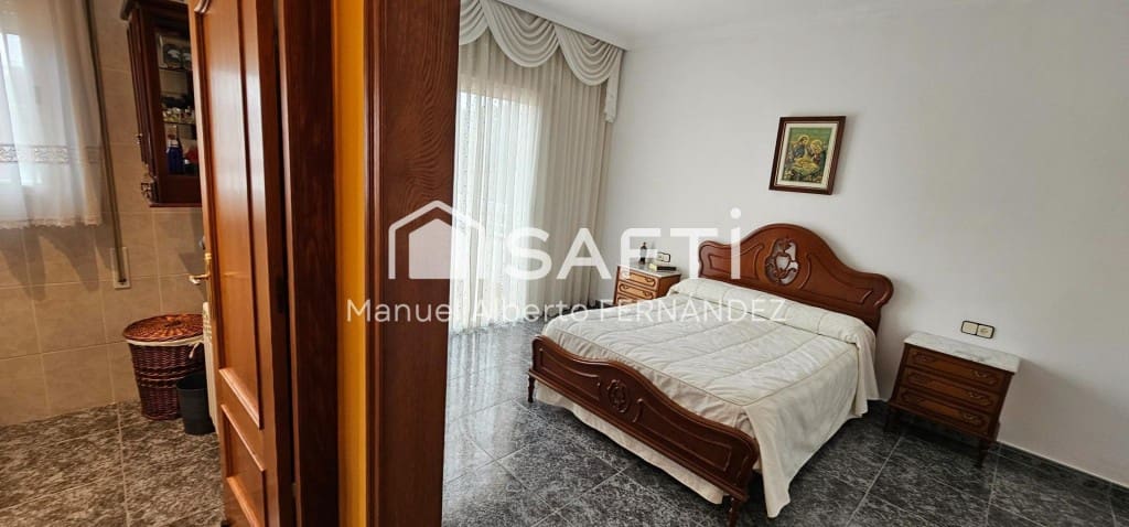 4 bedroom Villa for sale in Lloret de Mar with pool garage - € 499,000 (Ref: 9595152)