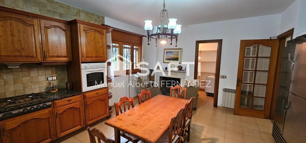 9 soveværelse Finca/Landehus til salg i Sant Feliu de Buixalleu med swimmingpool garage - € 1.250.000 (Ref: 9595159)