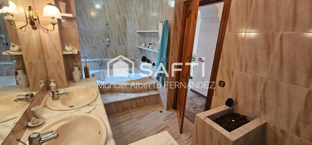 9 soveværelse Finca/Landehus til salg i Sant Feliu de Buixalleu med swimmingpool garage - € 1.250.000 (Ref: 9595159)