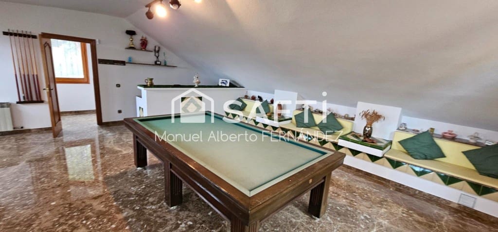 9 soveværelse Finca/Landehus til salg i Sant Feliu de Buixalleu med swimmingpool garage - € 1.250.000 (Ref: 9595159)