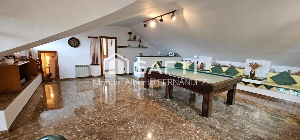 9 soveværelse Finca/Landehus til salg i Sant Feliu de Buixalleu med swimmingpool garage - € 1.250.000 (Ref: 9595159)