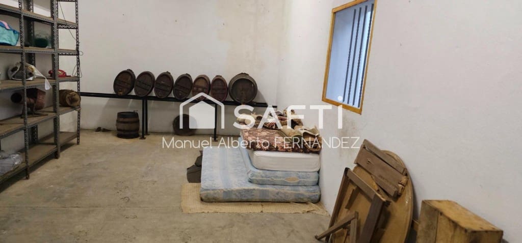 9 soveværelse Finca/Landehus til salg i Sant Feliu de Buixalleu med swimmingpool garage - € 1.250.000 (Ref: 9595159)