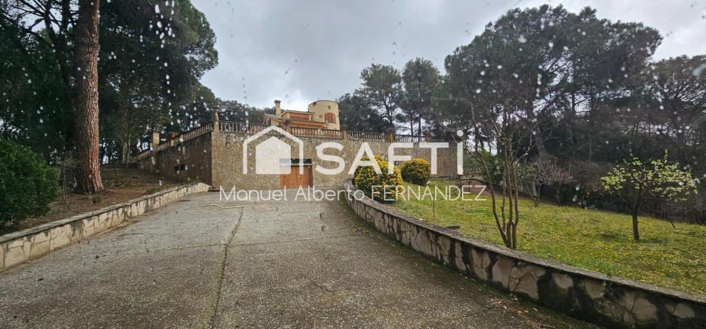 9 soveværelse Finca/Landehus til salg i Sant Feliu de Buixalleu med swimmingpool garage - € 1.250.000 (Ref: 9595159)