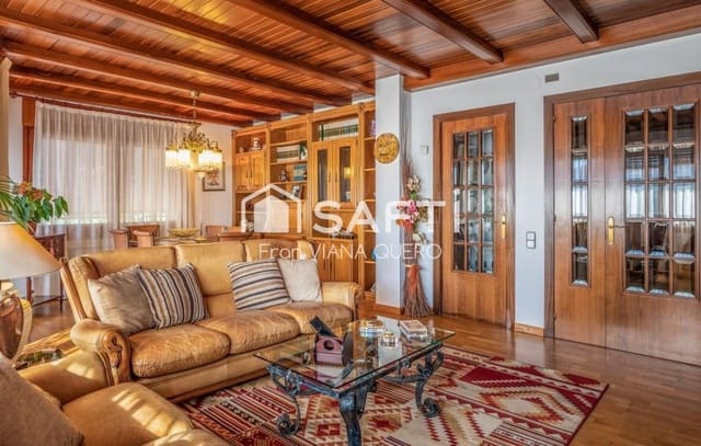 5 soverom Villa til salgs i Pineda de Mar med svømmebasseng garasje - € 759 000 (Ref: 9595172)