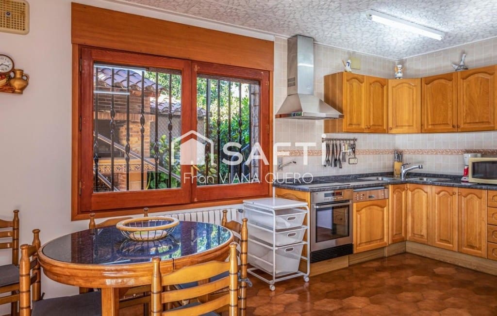 5 soveværelse Villa til salg i Pineda de Mar med swimmingpool garage - € 759.000 (Ref: 9595172)