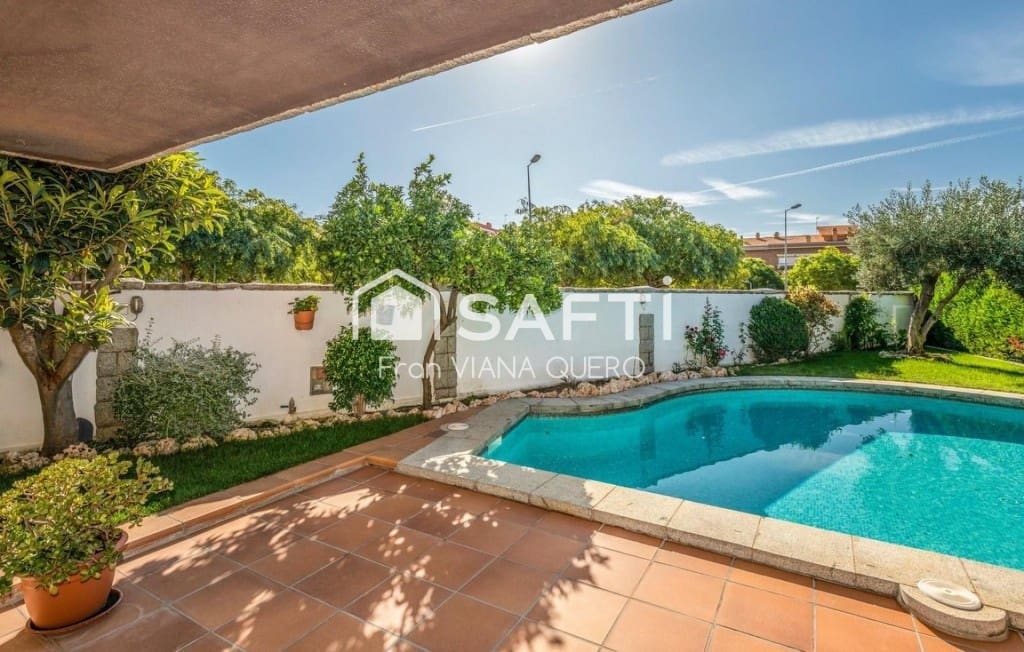 5 soveværelse Villa til salg i Pineda de Mar med swimmingpool garage - € 759.000 (Ref: 9595172)