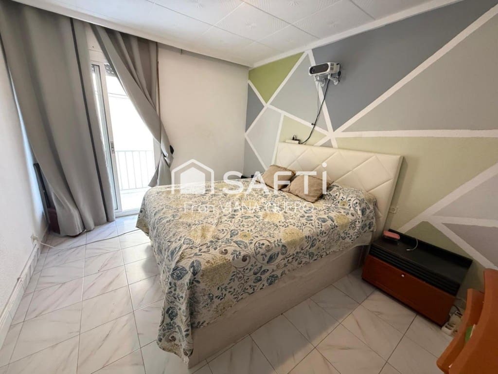 3 bedroom Apartment for sale in Canet de Mar - € 210,000 (Ref: 9595176)