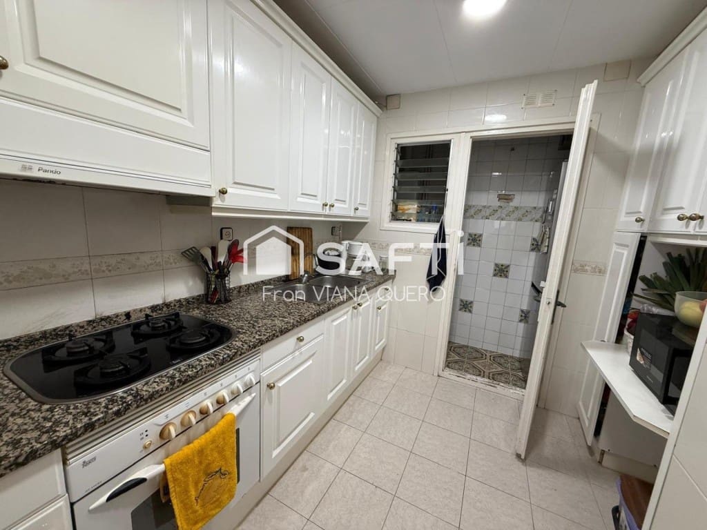 3 bedroom Apartment for sale in Canet de Mar - € 210,000 (Ref: 9595176)