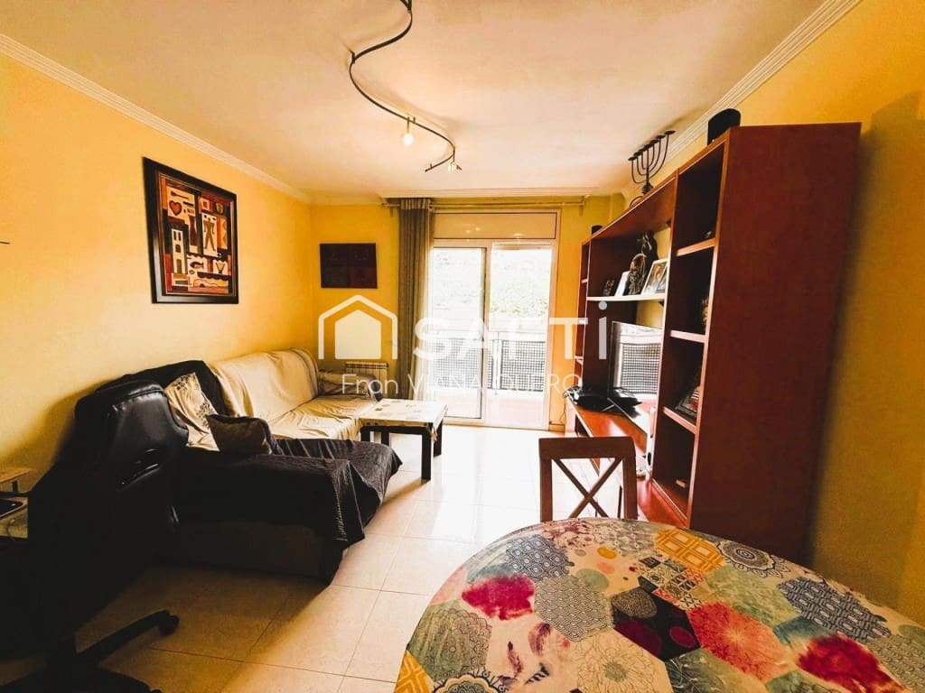 3 bedroom Apartment for sale in Pineda de Mar with pool - € 235,000 (Ref: 9595177)