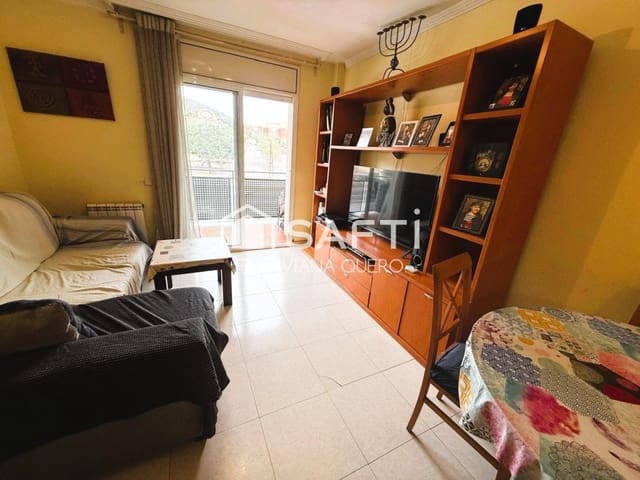 3 soverom Leilighet til salgs i Pineda de Mar med svømmebasseng - € 235 000 (Ref: 9595177)