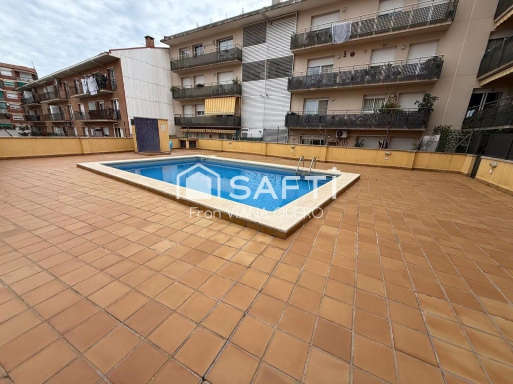 3 bedroom Apartment for sale in Pineda de Mar with pool - € 235,000 (Ref: 9595177)
