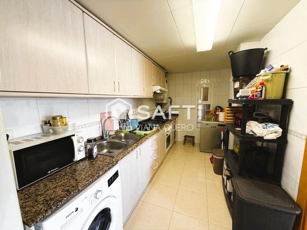 3 bedroom Apartment for sale in Pineda de Mar with pool - € 235,000 (Ref: 9595177)