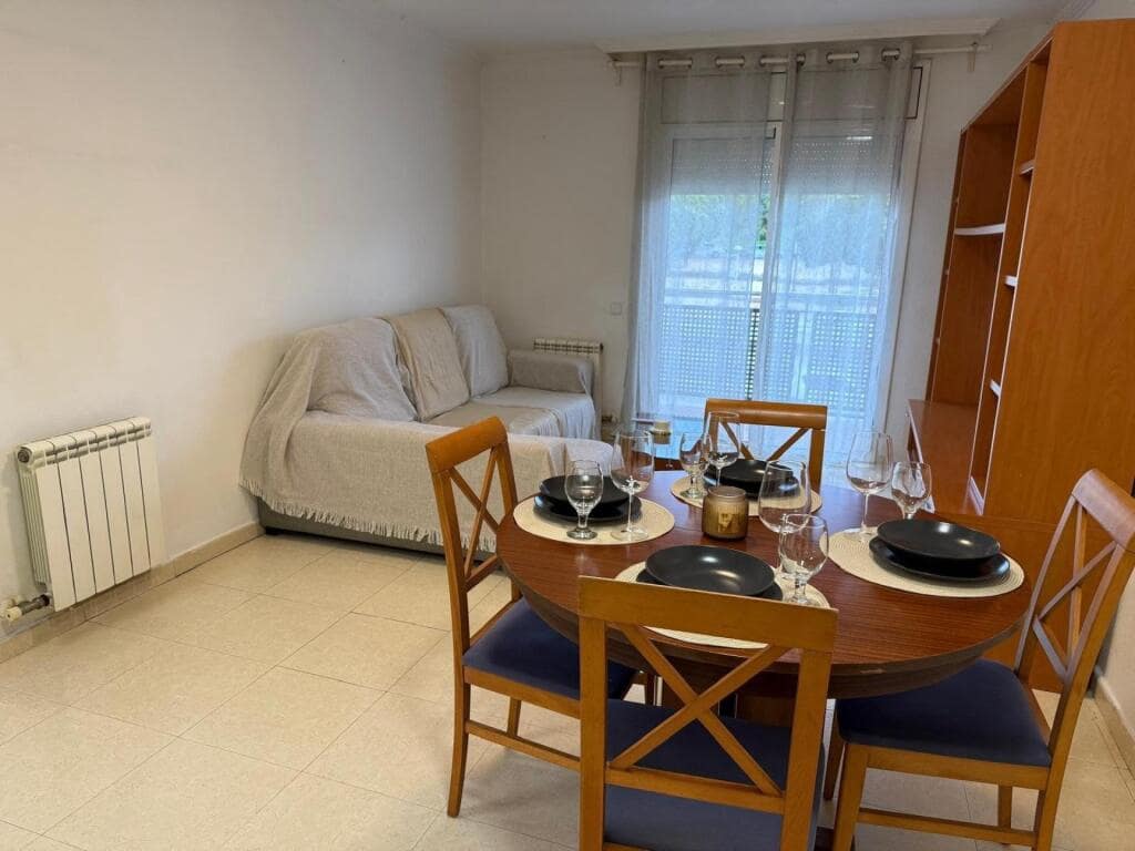 3 bedroom Apartment for sale in Pineda de Mar with pool - € 235,000 (Ref: 9595177)