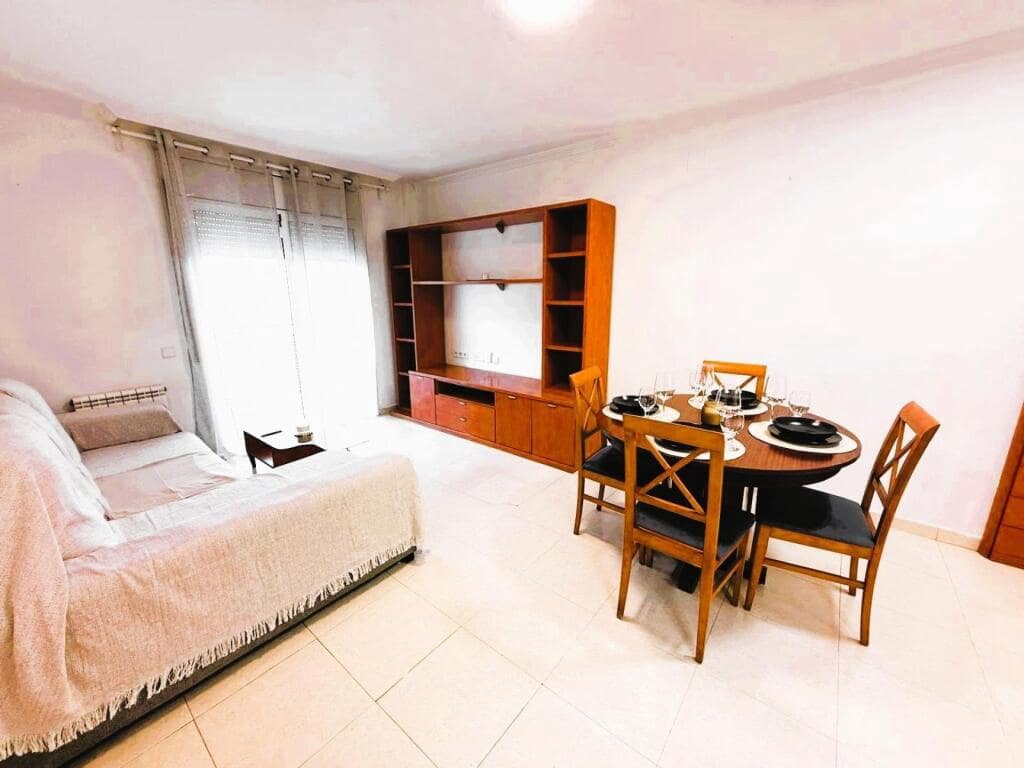 3 bedroom Apartment for sale in Pineda de Mar with pool - € 235,000 (Ref: 9595177)