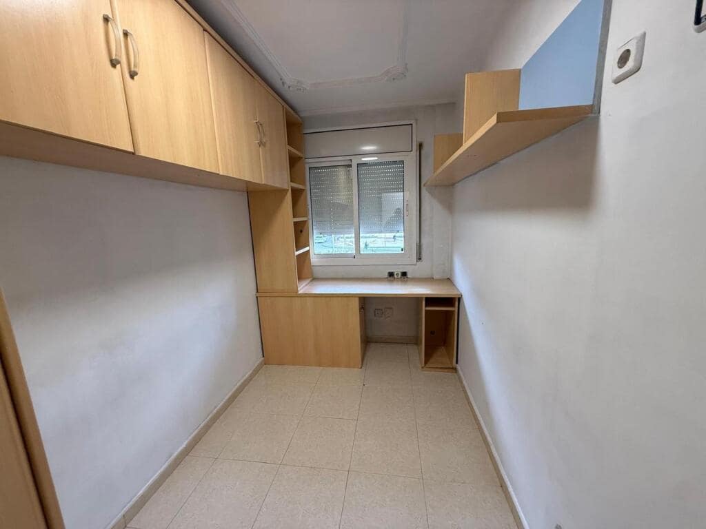 3 bedroom Apartment for sale in Pineda de Mar with pool - € 235,000 (Ref: 9595177)