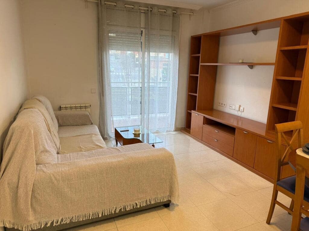 3 bedroom Apartment for sale in Pineda de Mar with pool - € 235,000 (Ref: 9595177)