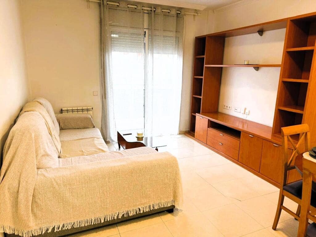 3 bedroom Apartment for sale in Pineda de Mar with pool - € 235,000 (Ref: 9595177)