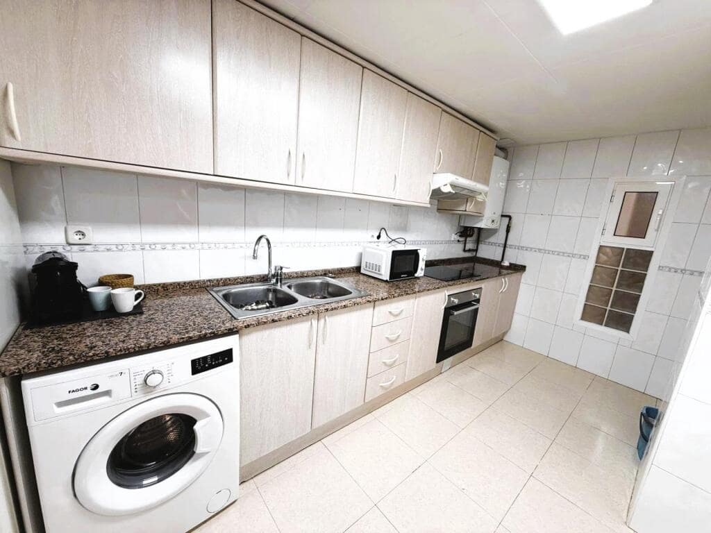 3 bedroom Apartment for sale in Pineda de Mar with pool - € 235,000 (Ref: 9595177)