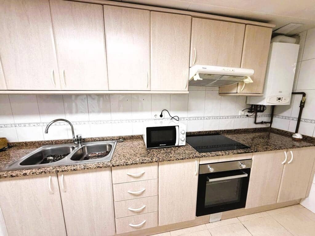 3 bedroom Apartment for sale in Pineda de Mar with pool - € 235,000 (Ref: 9595177)