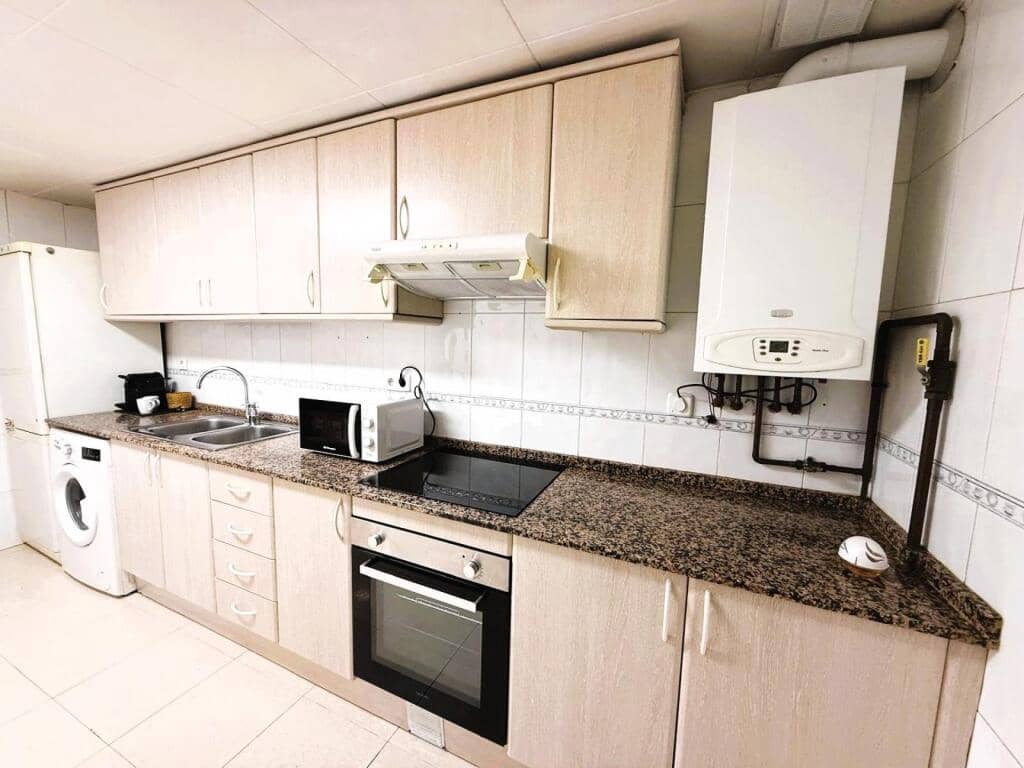 3 bedroom Apartment for sale in Pineda de Mar with pool - € 235,000 (Ref: 9595177)