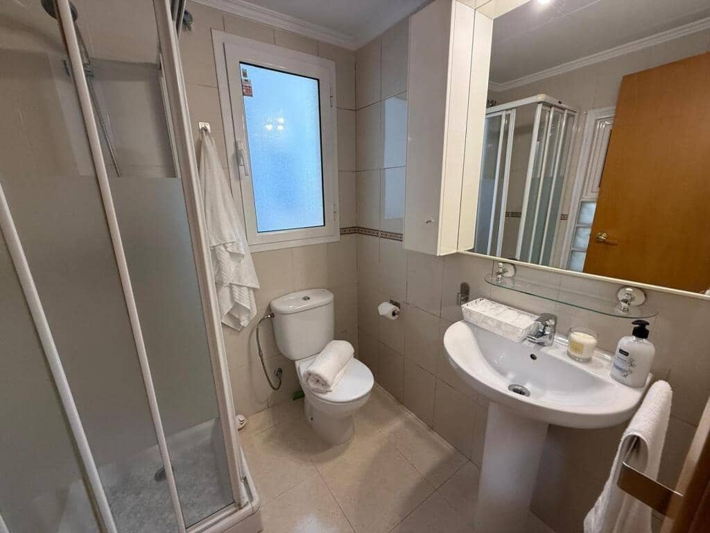 3 bedroom Apartment for sale in Pineda de Mar with pool - € 235,000 (Ref: 9595177)