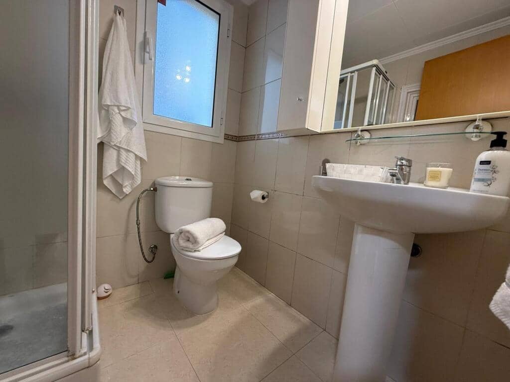 3 bedroom Apartment for sale in Pineda de Mar with pool - € 235,000 (Ref: 9595177)