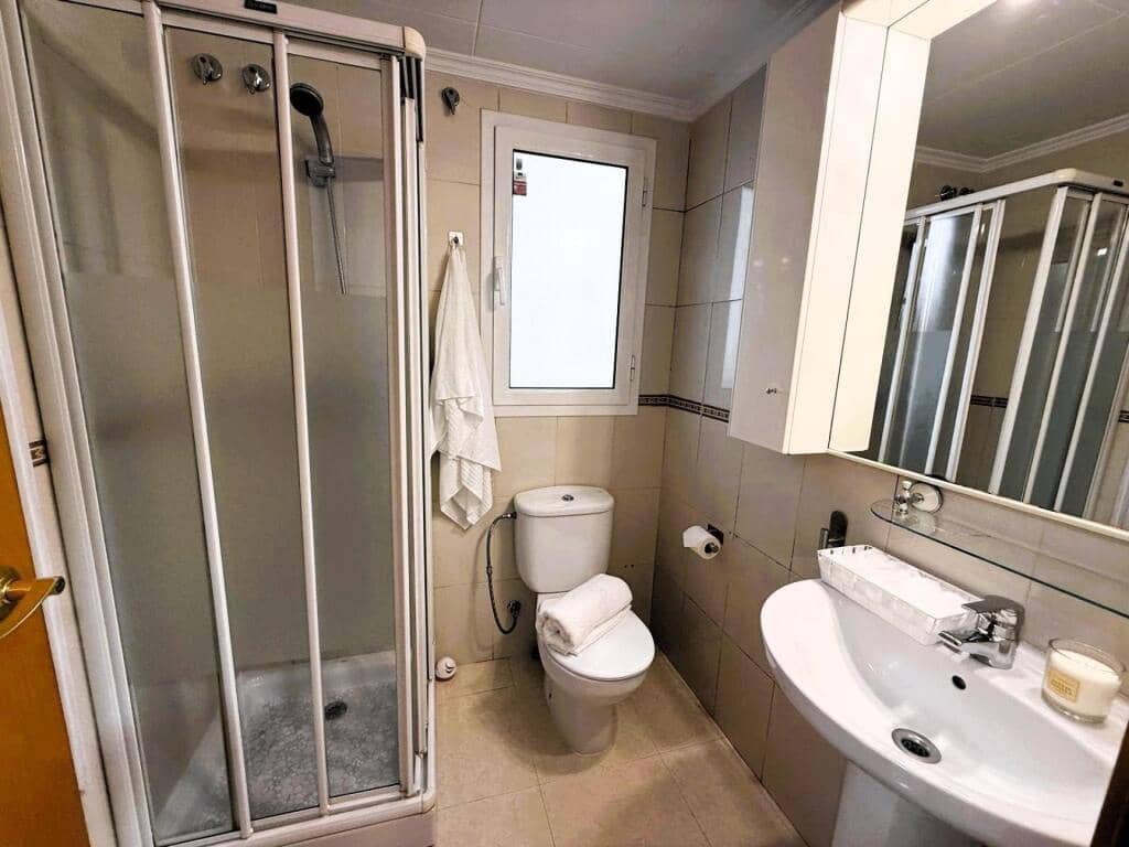 3 bedroom Apartment for sale in Pineda de Mar with pool - € 235,000 (Ref: 9595177)