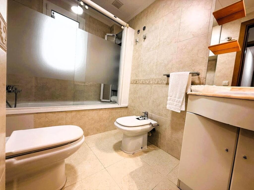 3 bedroom Apartment for sale in Pineda de Mar with pool - € 235,000 (Ref: 9595177)