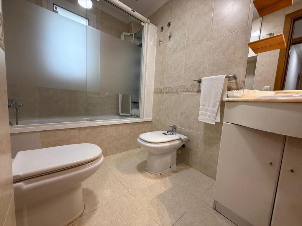 3 bedroom Apartment for sale in Pineda de Mar with pool - € 235,000 (Ref: 9595177)