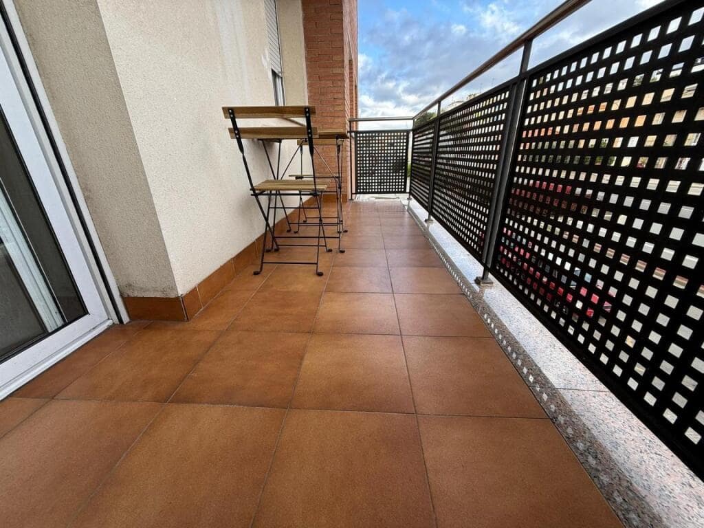 3 bedroom Apartment for sale in Pineda de Mar with pool - € 235,000 (Ref: 9595177)