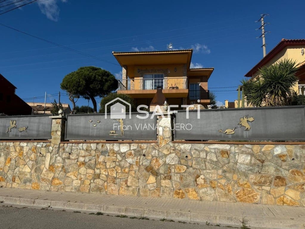 3 soverom Villa til salgs i Tordera med garasje - € 358 000 (Ref: 9595179)