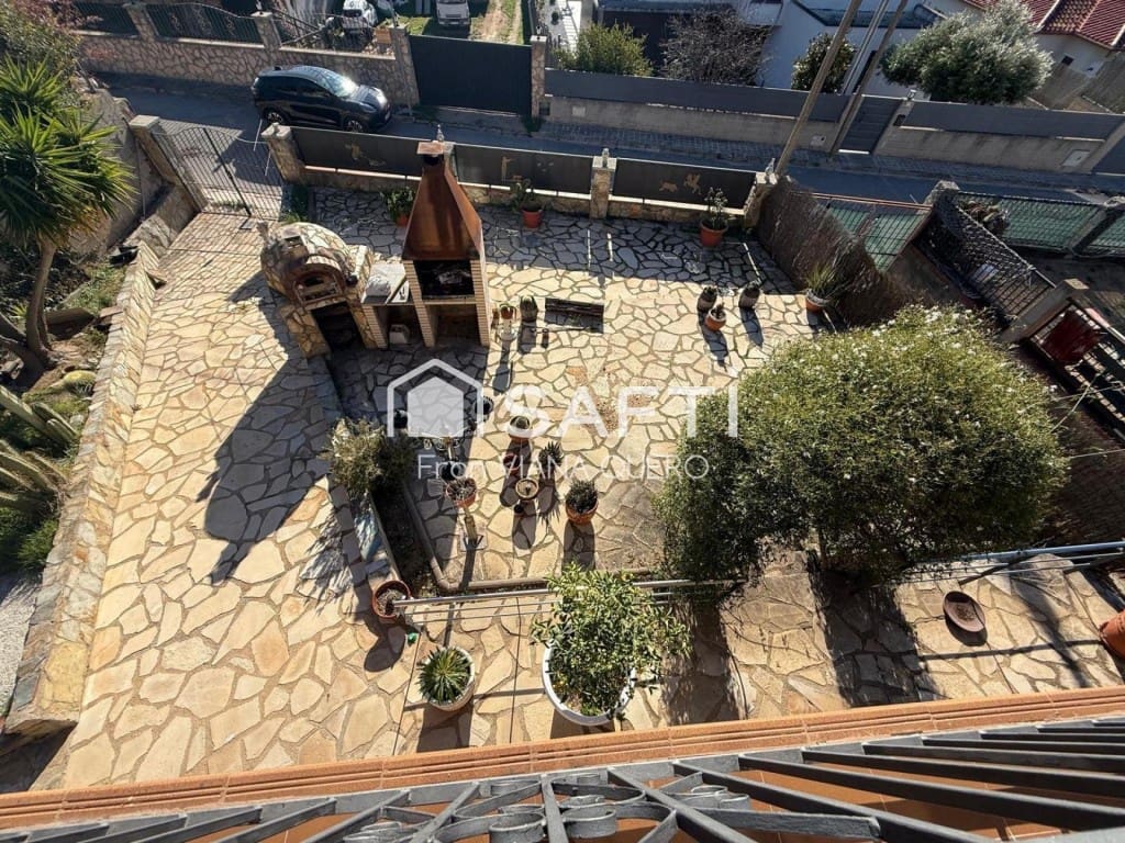 3 soverom Villa til salgs i Tordera med garasje - € 358 000 (Ref: 9595179)