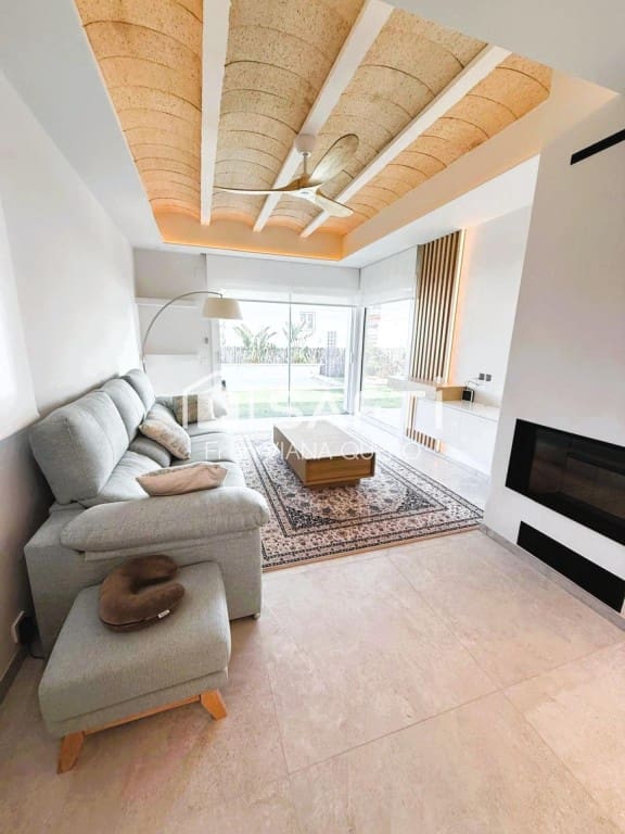 3 soveværelse Villa til salg i Pineda de Mar med swimmingpool garage - € 679.000 (Ref: 9595180)